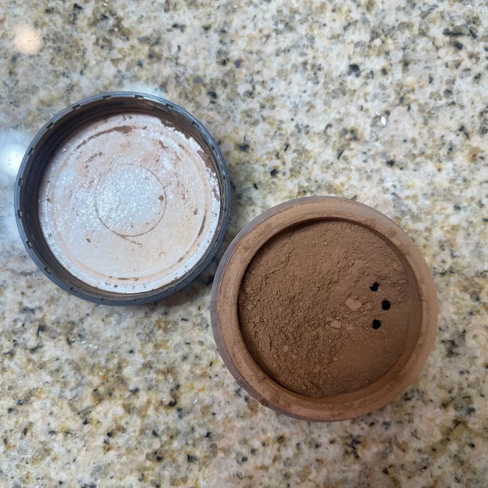 Bare Minerals Matte Loose Powder Foundation in Warm Dark